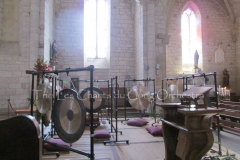 Trio les Chants du Gong Orchestra Concert gongs et orgues - Monpazier 09 04 2017 007